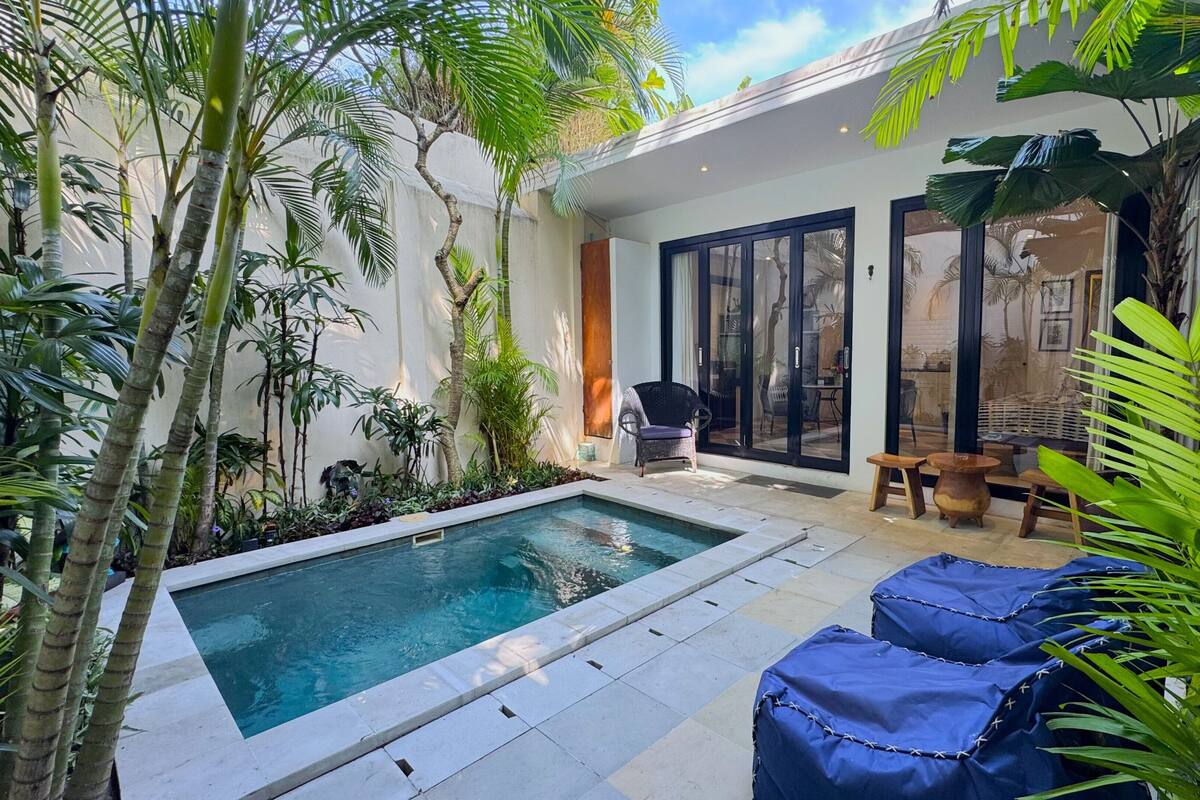 Villa Ibu Dua Seminyak | Framhlið gististaðar