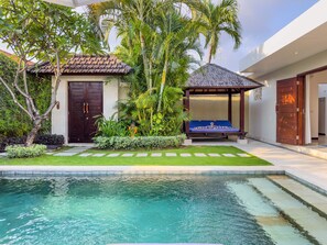 Villa Umah Kupu - Kupu 2 Seminyak | 露台/庭院