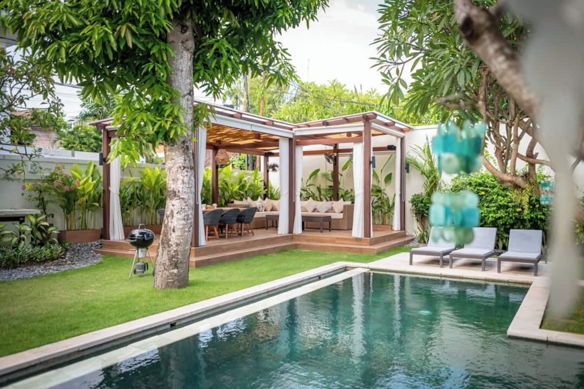 Villa Cemara Seminyak | 3 bedrooms, in-room safe, iron/ironing board, free WiFi