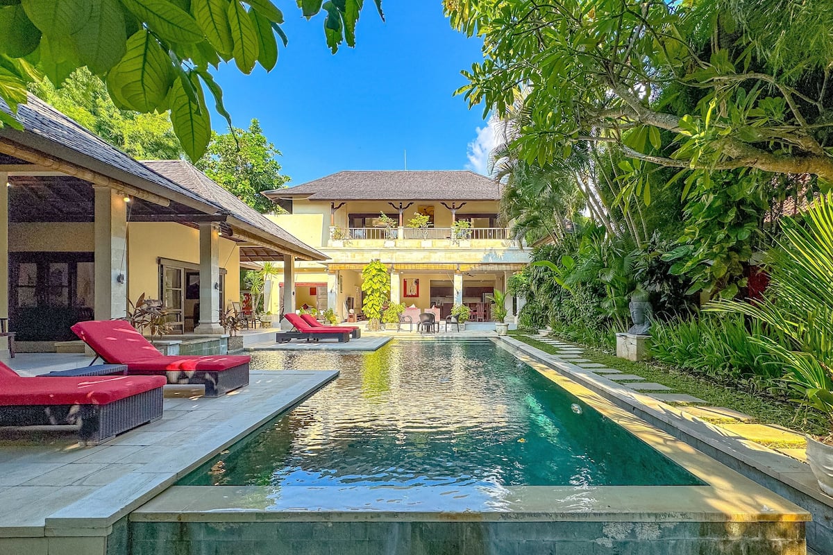 Villa Tresna Seminyak | Vista al jardín