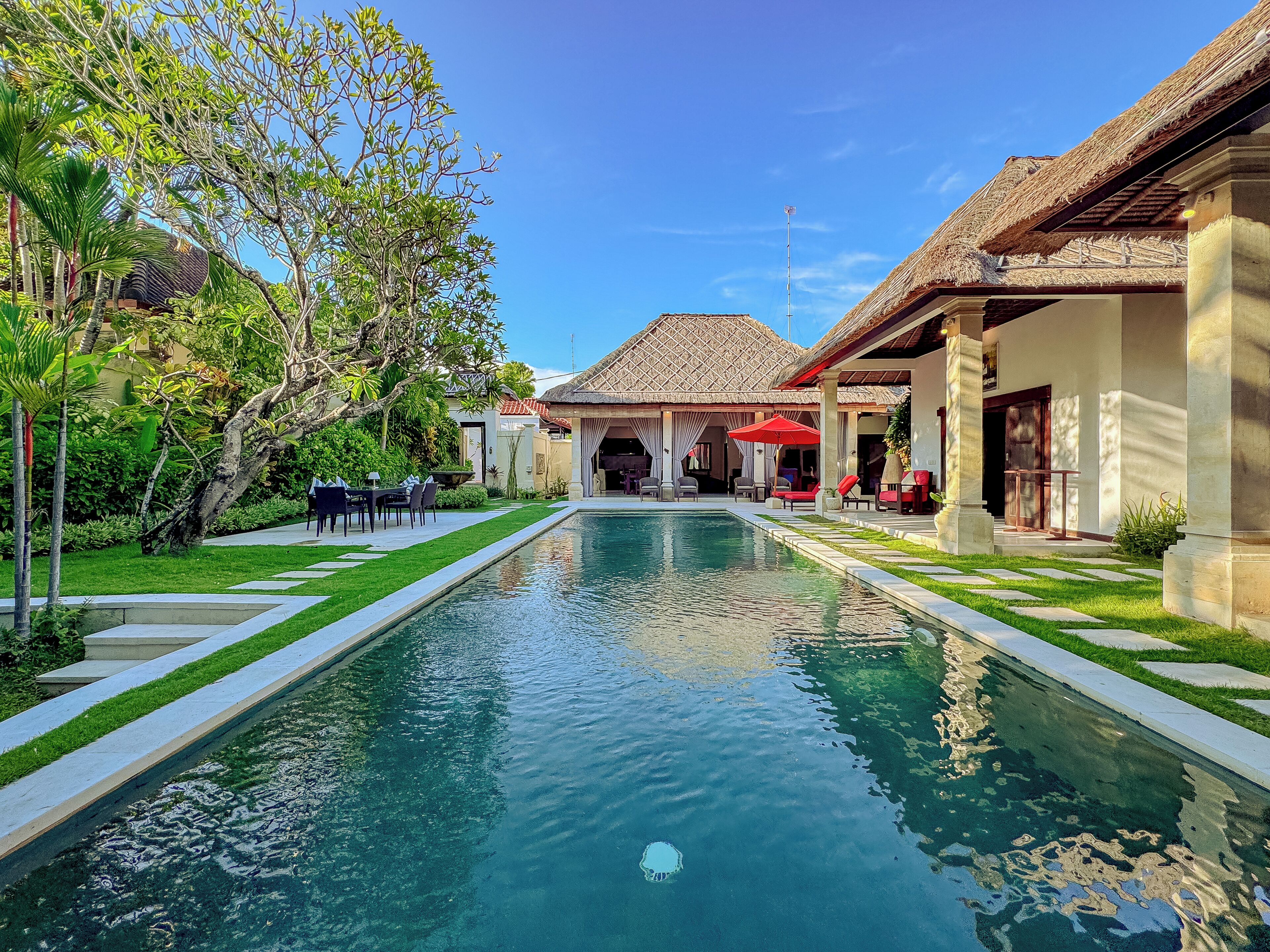 Villa Kebun Seminyak | Alberca | Alberca techada 