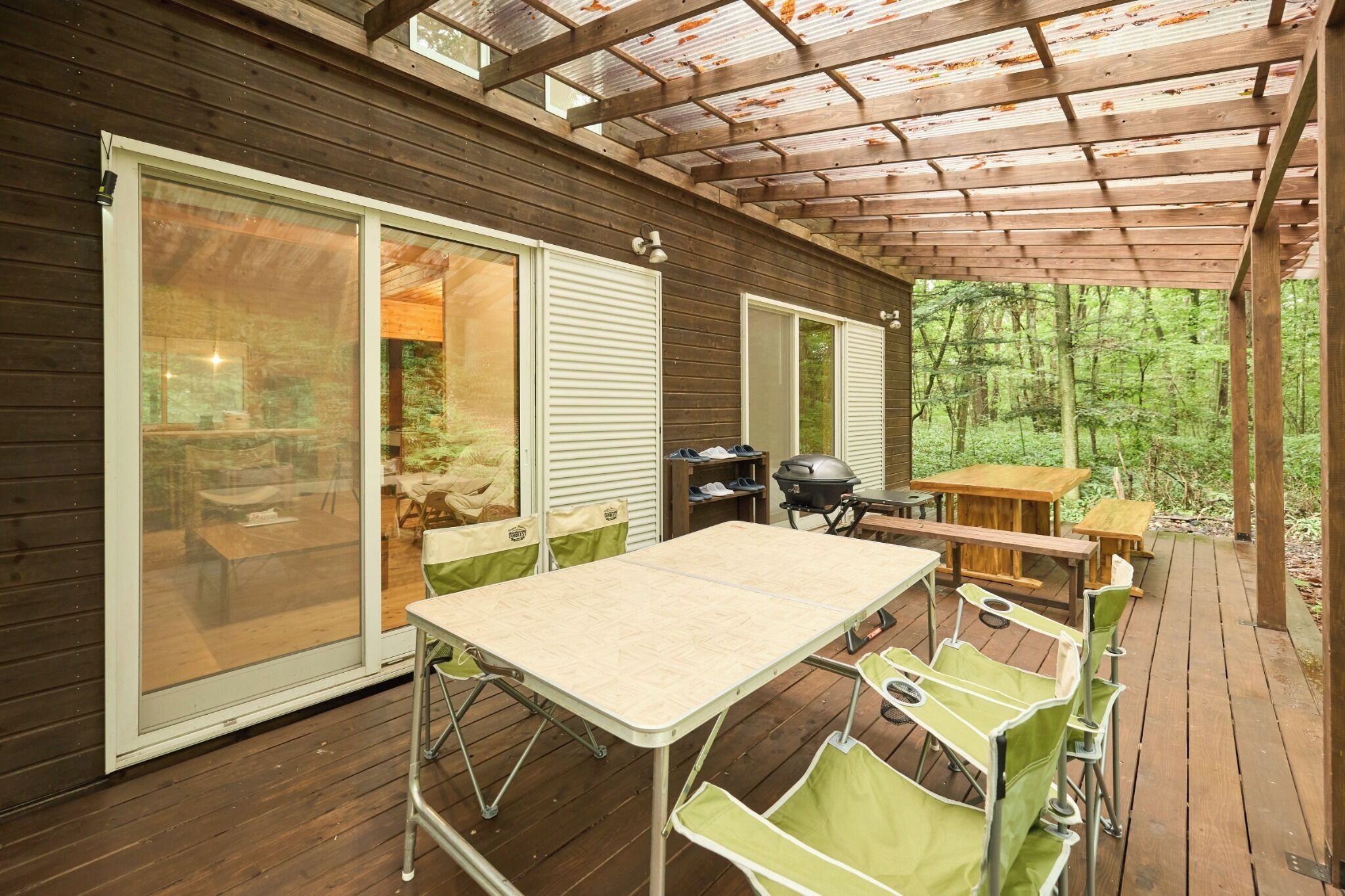 屋外ダイニングエリア