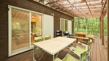 屋外ダイニングエリア