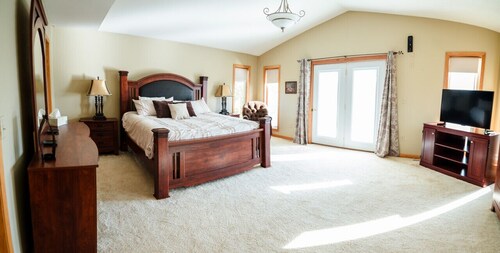 The Lakeside Retreat