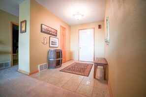 Interior - The Lakeside Retreat (Aberdeen)