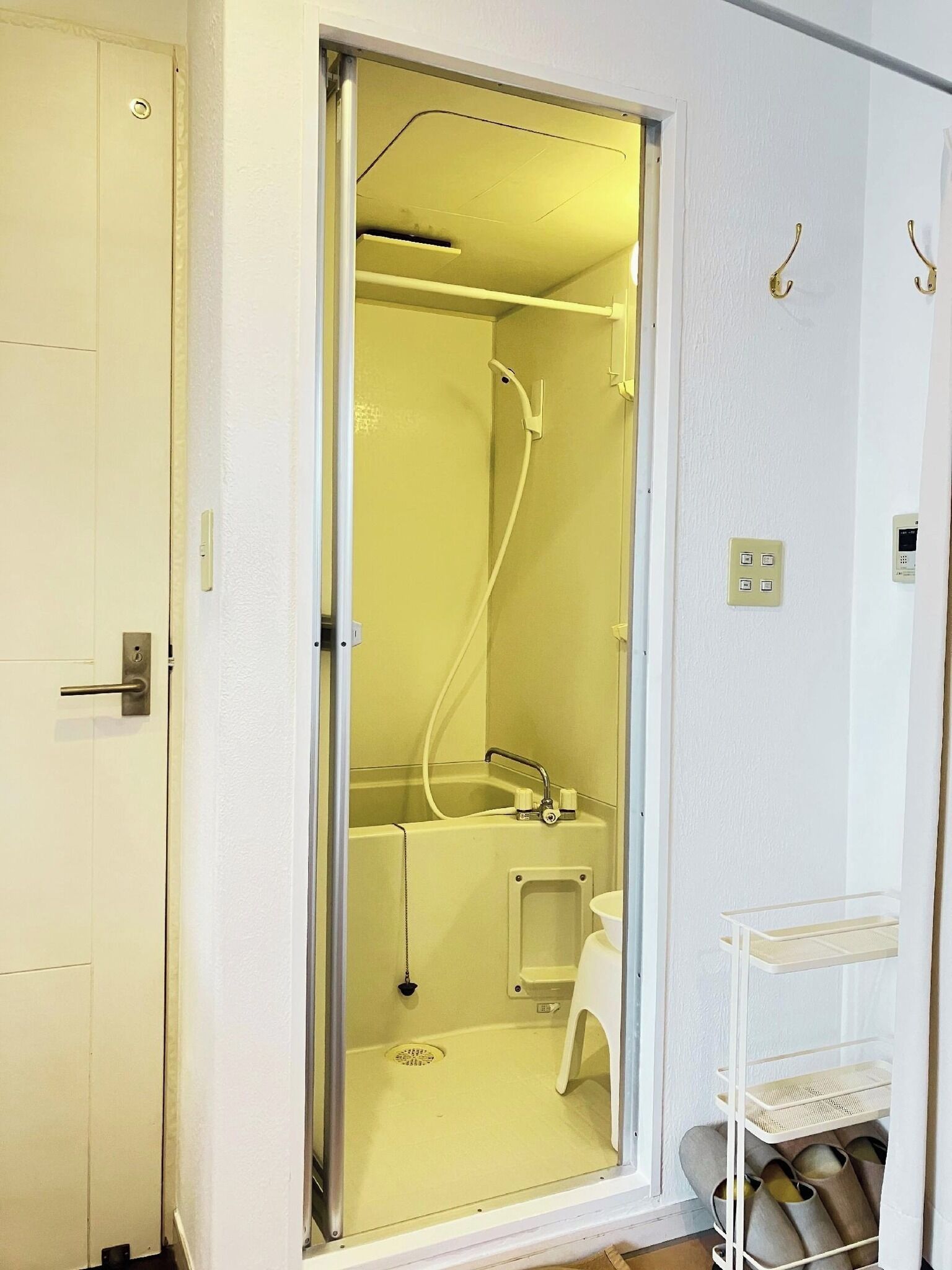 Hair dryer, towels