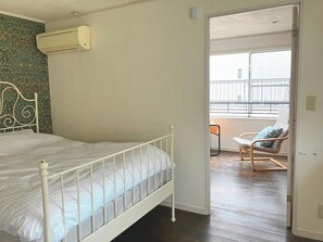 1 slaapkamer, een bureau, een strijkplank/strijkijzer, gratis wifi