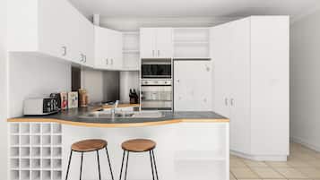 Fridge, microwave, oven, dishwasher