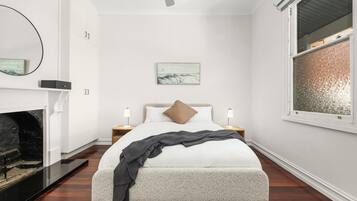 2 bedrooms, iron/ironing board, travel cot, free WiFi