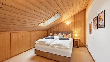 4 bedrooms, iron/ironing board, free WiFi, bed sheets