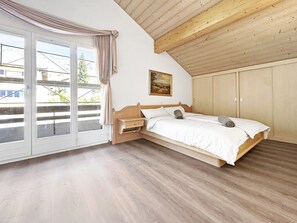 4 camere, ferro/asse da stiro, Wi-Fi gratuito, lenzuola