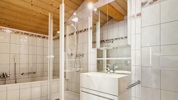 Dusche, Haartrockner, Handtücher