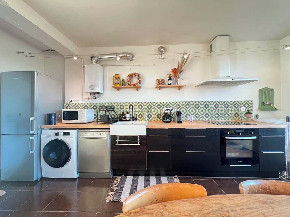 Réfrigérateur, micro-ondes, four, lave-vaisselle