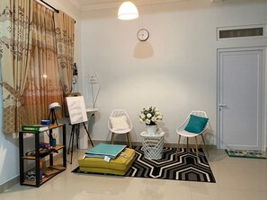Flat-screen TV - Griya Suminar Bogor (Ciawi)