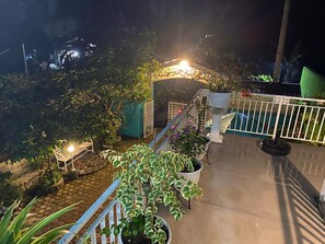 Quang cảnh ban công