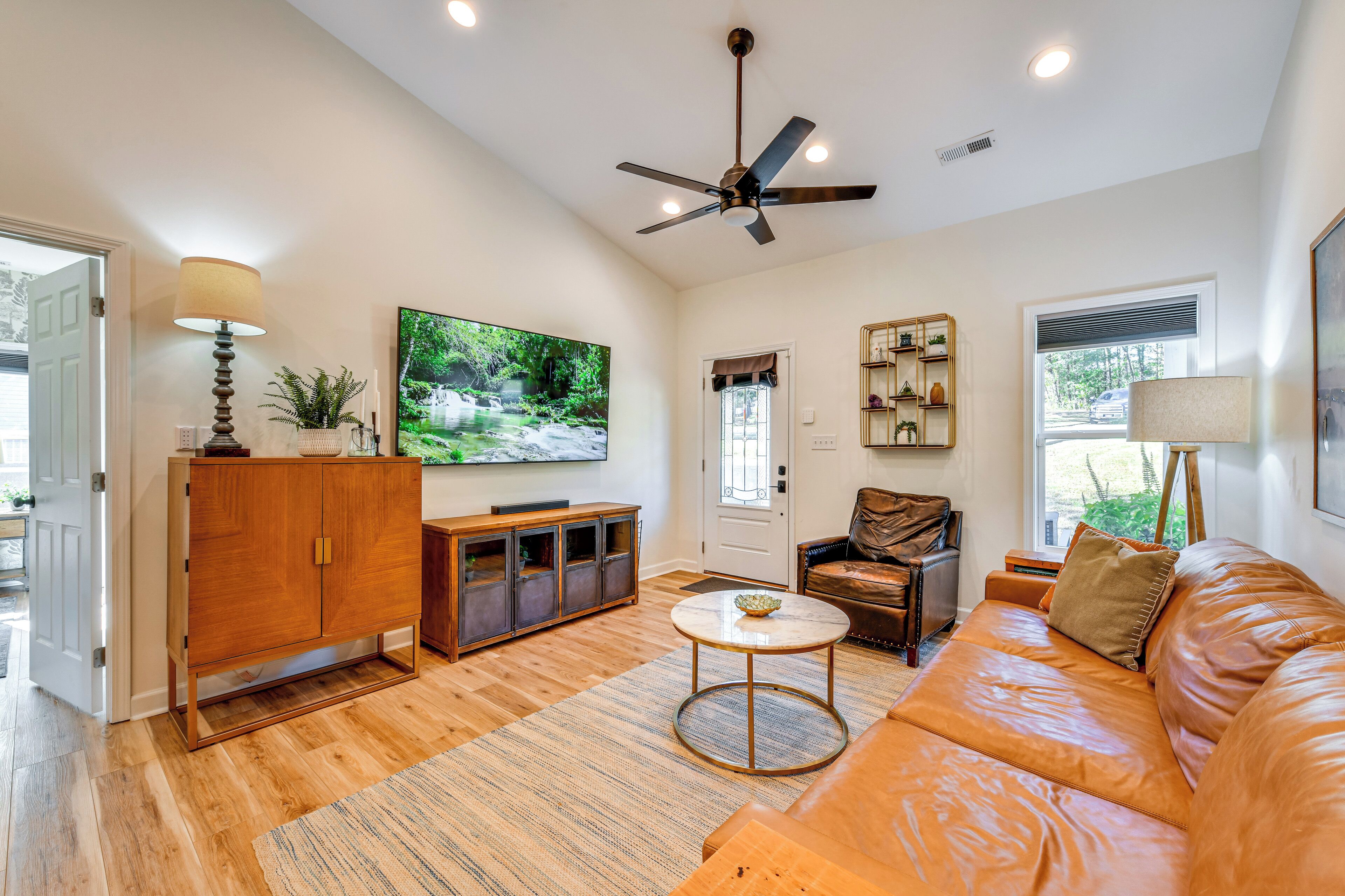 Waterfront Lake Hickory Retreat W/ Private Dock! - Lake Hickory, NC
