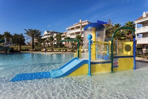 A heated pool - Modern resort condo close to amusement parks (Reunion)