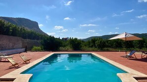 Habitación, 1 habitación, fumadores, piscina privada | Piscina | Una piscina al aire libre