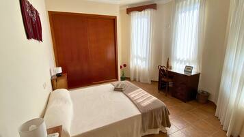 Kamer, 1 slaapkamer, roken, privézwembad | 1 slaapkamer