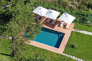 A heated pool - Private Villa with private pool, WIFI, TV, patio, panoramic view, close to Greve In Chianti (Dimezzano)
