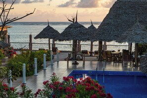 Beach/ocean view - Coral Cliff Villas (Makunduchi)