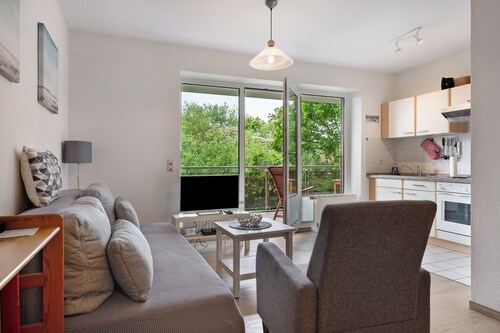 Apartment 'Wurster Nordseeküste' with Balcony and Wi-Fi