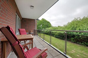 Terrace/patio - Apartment 'Wurster Nordseeküste' with Balcony and Wi-Fi (Wurster Nordseeküste)