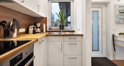 Ferienhaus 'Küsten-Bude' mit privater Terrasse, privatem Garten und Wi-Fi