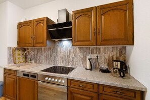 Refrigerador, horno, placa de cocina, lavavajillas