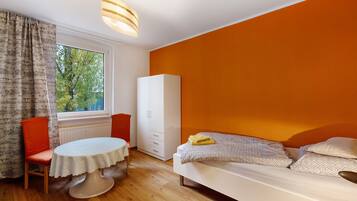 2 chambres, fer et planche Ă repasser, Wi-Fi gratuit, draps fournis