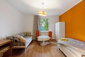 2 habitaciones, tabla de planchar con plancha y wifi gratis 