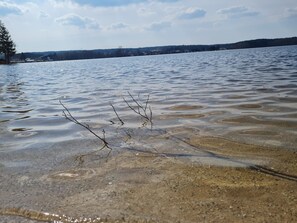 Beach - Holiday Home 'Sonnenpark 44' with Lake View, Private Terrace and Wi-Fi (Roding)