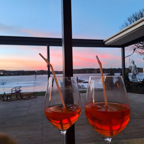 Ferienhaus 'Sonnenpark 44' mit Seeblick, privater Terrasse und Wi-Fi