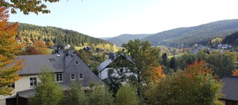 Casa de vacaciones 'Zum Grünen Hirsch Stolln' con vistas a la montaña, terraza privada y Wi-Fi