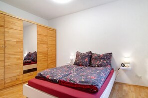 1 bedroom, iron/ironing board, free WiFi, bed sheets