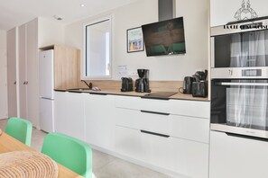 Refrigerador, microondas, horno y lavavajillas 