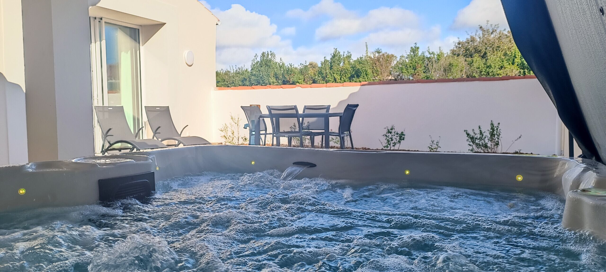 Bain à remous extérieur