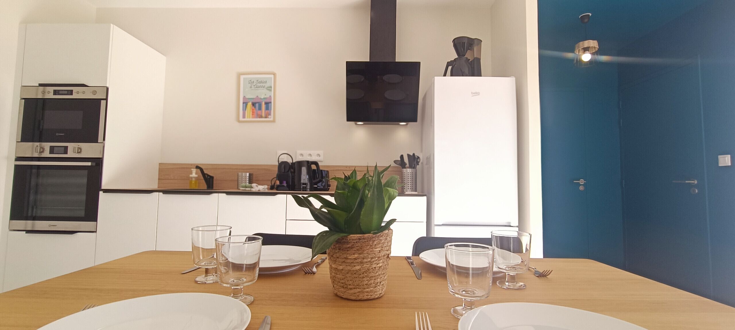 Réfrigérateur, micro-ondes, four, lave-vaisselle