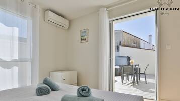 2 slaapkamers, een strijkplank/strijkijzer, gratis wifi