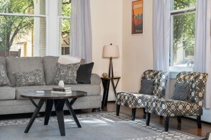 テレビ、書斎 / ワークスペース