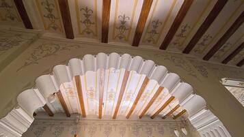 Villa, 6 Bedrooms, Smoking, Balcony | Interior