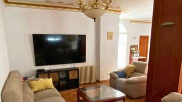 Villa, 6 Bedrooms, Smoking, Balcony | Living room