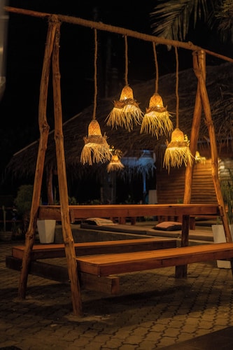 New golden bay resort Weligama