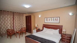 Room, 1 Bedroom, Smoking, Balcony - Room-a Large Room in Lubumbashi (Lubumbashi)