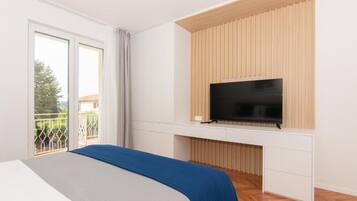 Superior Apartment, 1 Bedroom, Courtyard View | Soundproofing, free WiFi