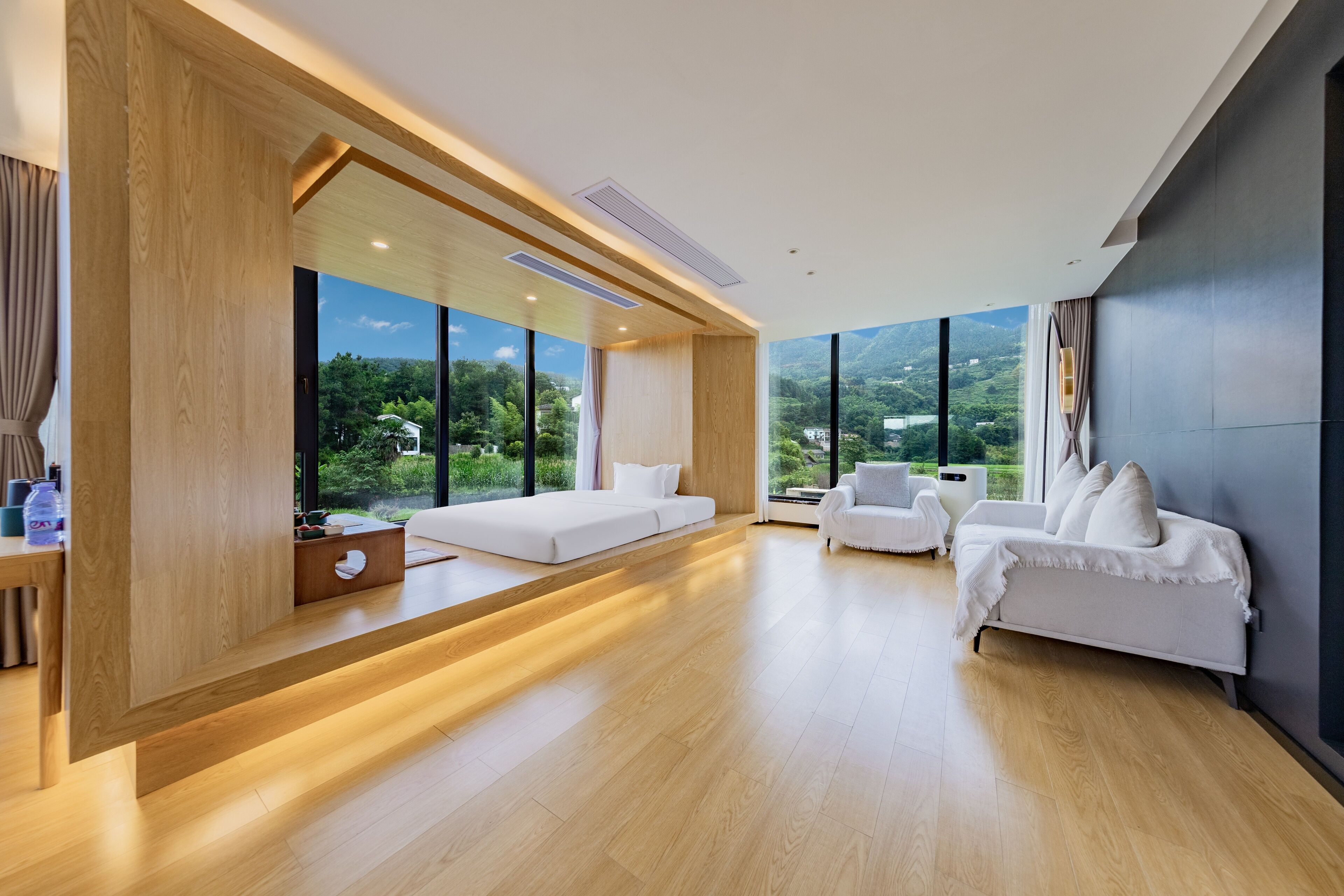 Suíte estúdio panorâmica, várias camas, banheiro privativo, vista para a colina | Roupas de cama premium