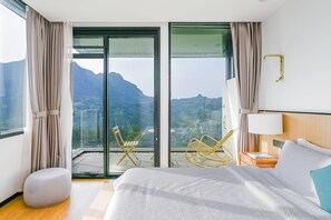 Economy Double Room, 1 Queen Bed, Private Bathroom, Hill View - XMAN Sunrise Peaks Resort--Sky Mirror Infinity Pool (Zhangjiajie)
