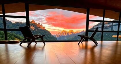 XMAN Sunrise Peaks Resort
