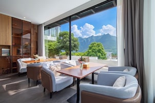 Sala de estar en el lobby
