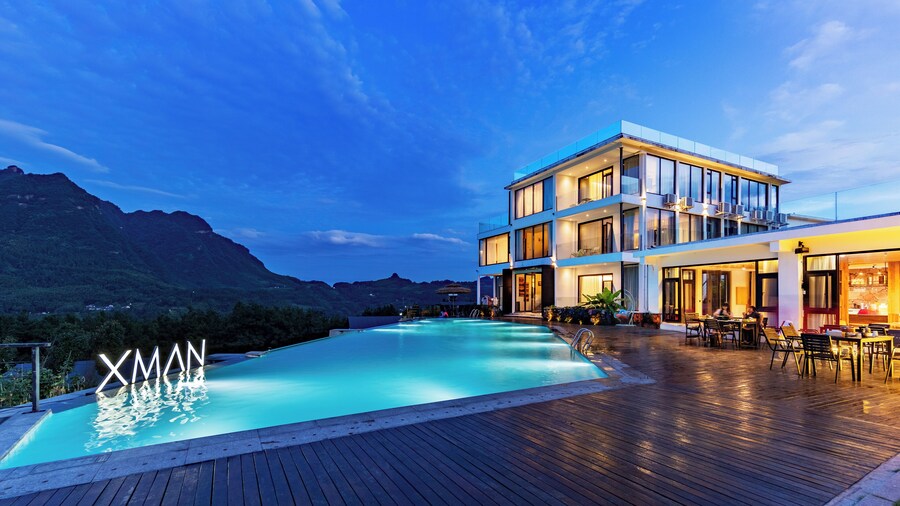 XMAN Sunrise Peaks Resort--Sky Mirror Infinity Pool